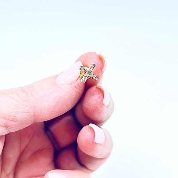 NWT CZ “X” Kiss Stud Earrings in 18k Gold Vermeil, 5/16”, Ships in Gift Box - Picture 3 of 5